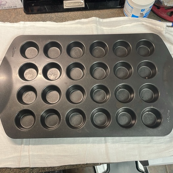 2 - Wilton 24 count Mini Muffins cupcakes Pan  used - Picture 4 of 8